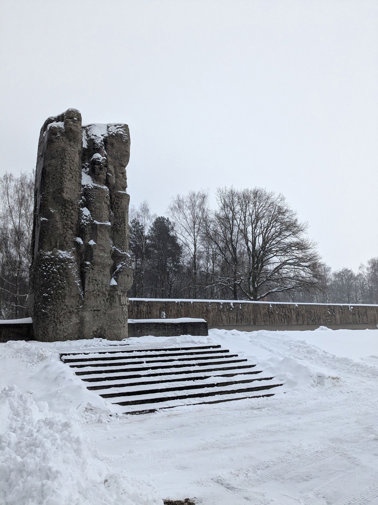Minnesmerke i konsentrasjonsleiren i Stutthof i Polen